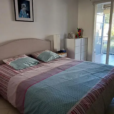 3 Pieces Climatisees Dans Avec Piscine Apartment *