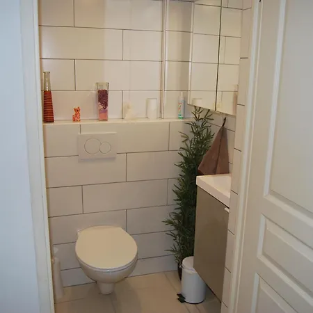 3 Pieces Climatisees Dans Avec Piscine Appartement